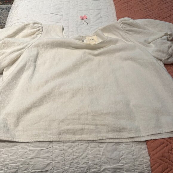 Salt Linen Top with Puff Sleeves - Picture 2 of 2